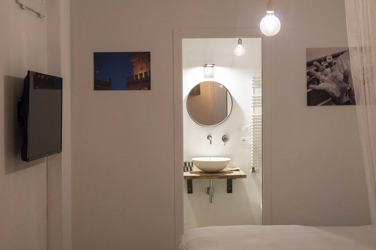 Lovely Studio D'Azeglio By Studio Vita Bologna Bagian luar foto