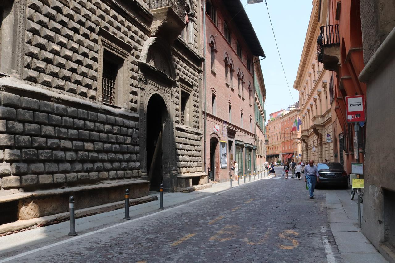 Lovely Studio D'Azeglio By Studio Vita Bologna Bagian luar foto