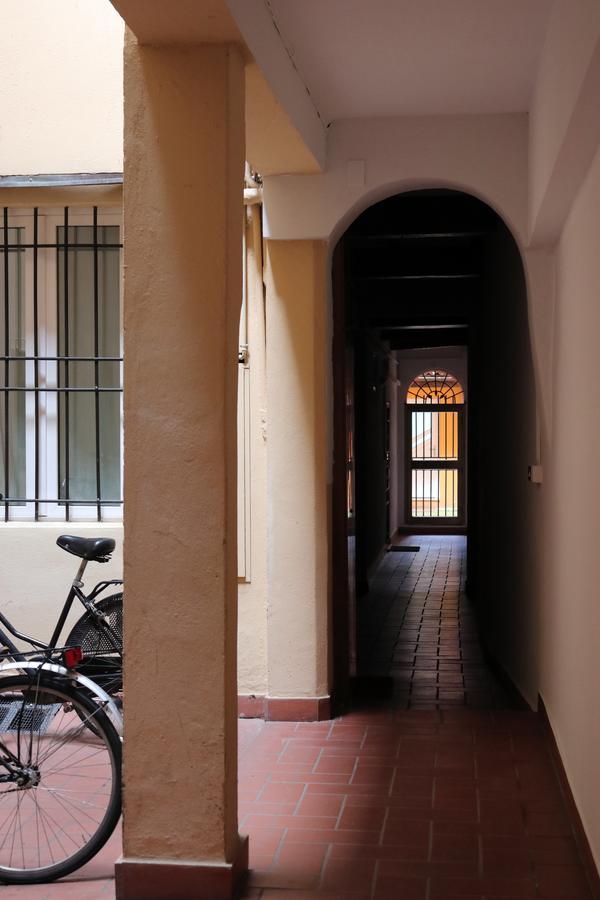 Lovely Studio D'Azeglio By Studio Vita Bologna Bagian luar foto