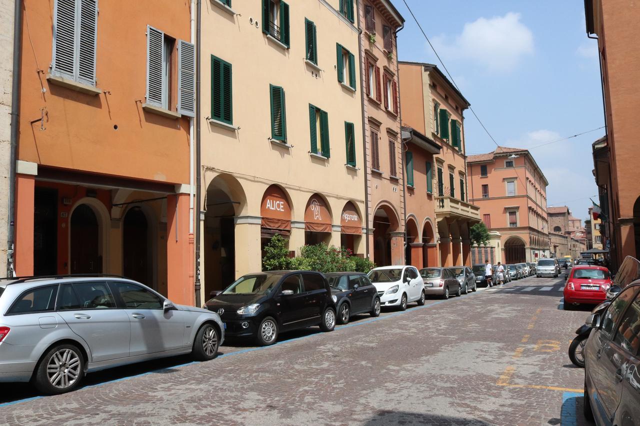 Lovely Studio D'Azeglio By Studio Vita Bologna Bagian luar foto