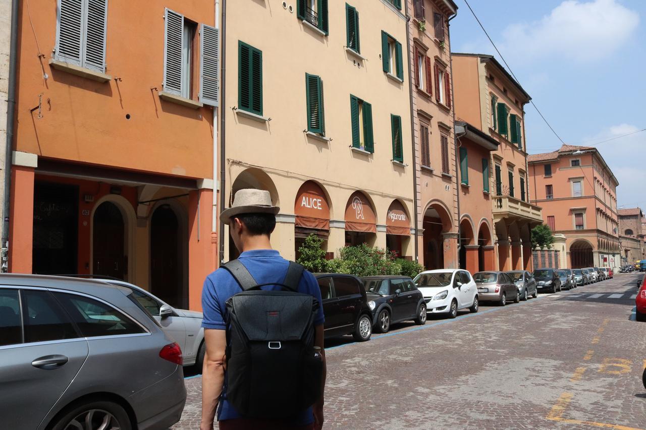 Lovely Studio D'Azeglio By Studio Vita Bologna Bagian luar foto