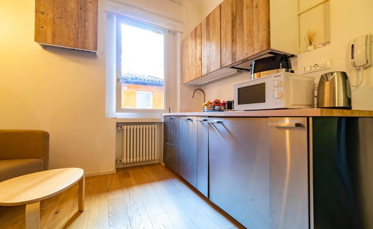 Lovely Studio D'Azeglio By Studio Vita Bologna Bagian luar foto